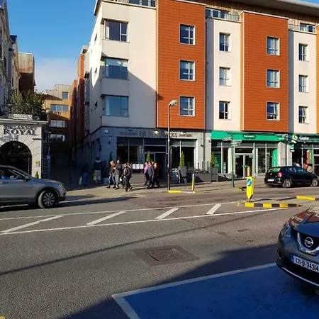 The Courtyard !!!! Apartment